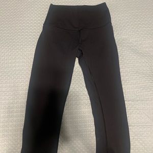 Black lululemon wonder under